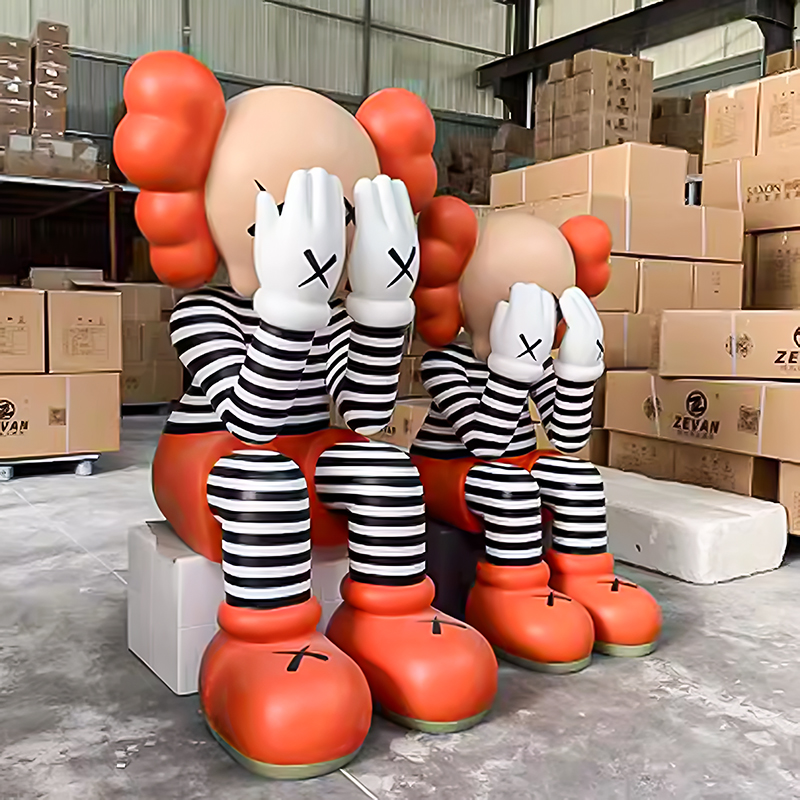 الطلاء الكهربائي اللون بالحجم الطبيعي النحت Kaws